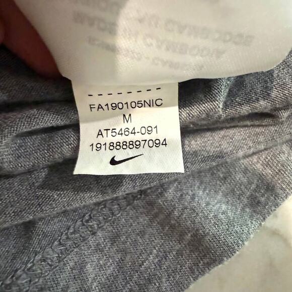 Nike Swoosh Casual Athleisure ShortSleeve T-Shirt Womens Medium Gray Workout Gym - Picture 6 of 6